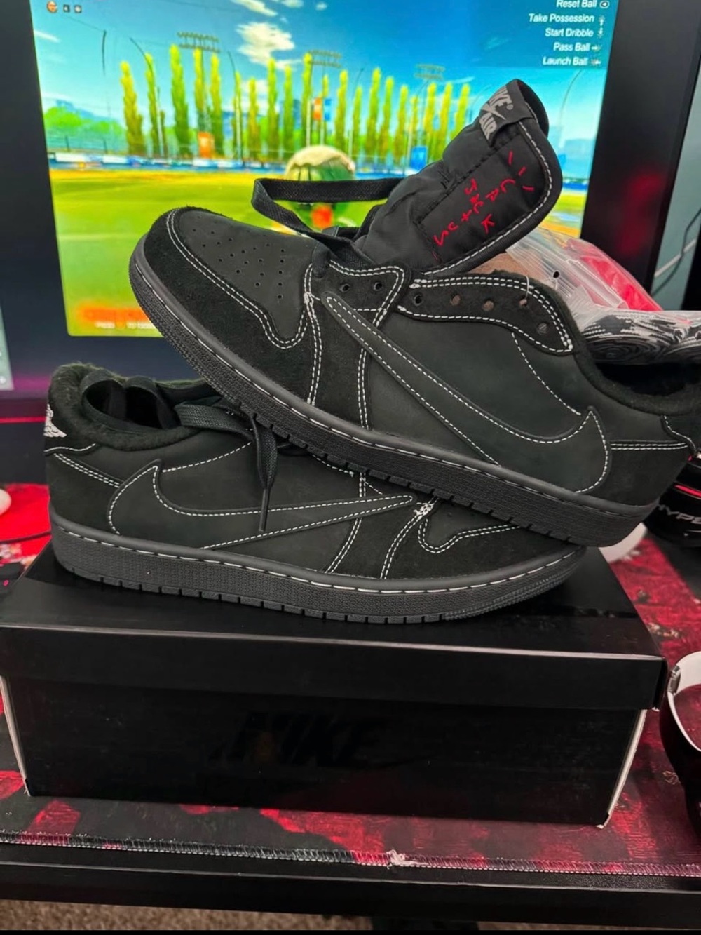Travis Scott Jordan 1 Phantoms